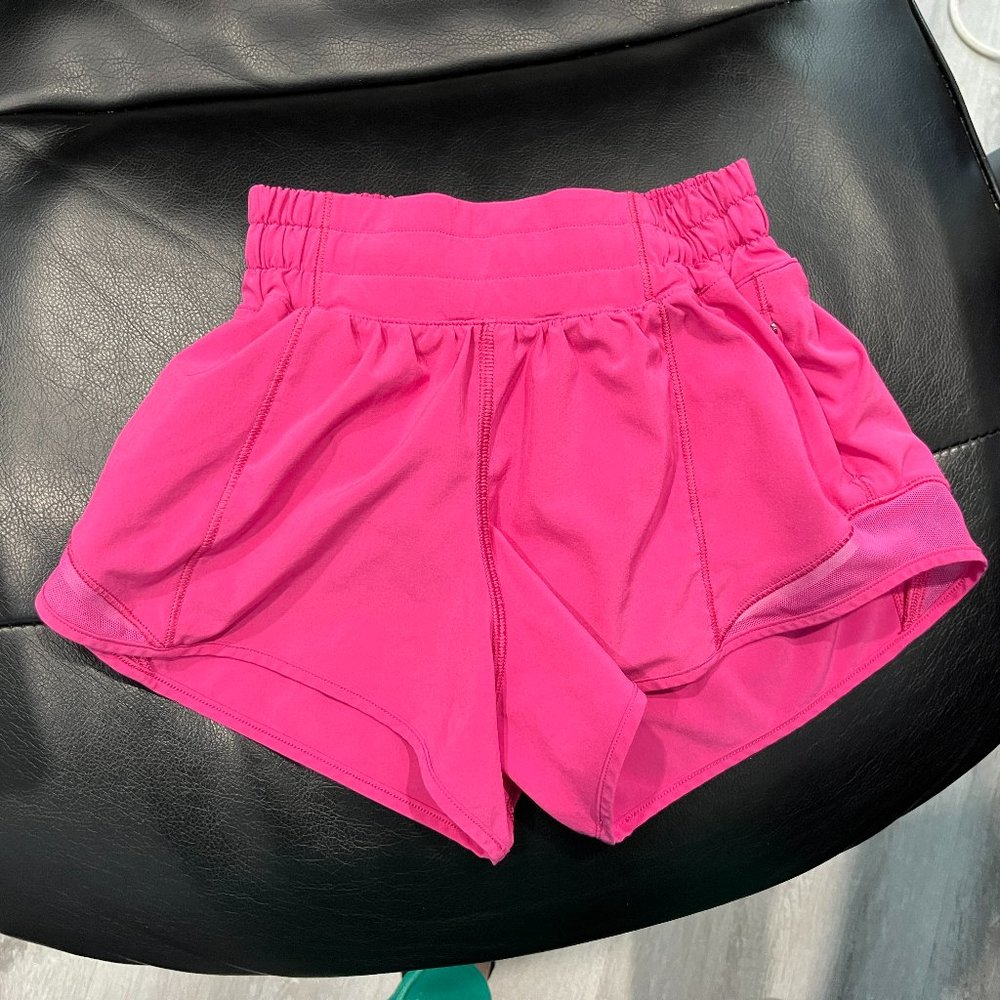 Hotty Hot Low-Rise Lined Short 2.5", Size 0- Sonic Pink